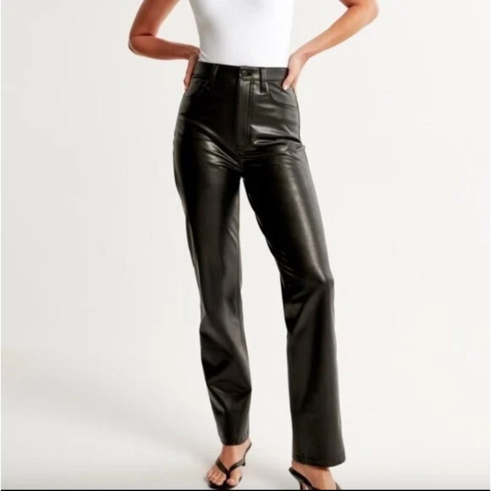 Abercrombie‎ & Fitch Women's Black Vegan Leather 90s Straight Pant Size 18